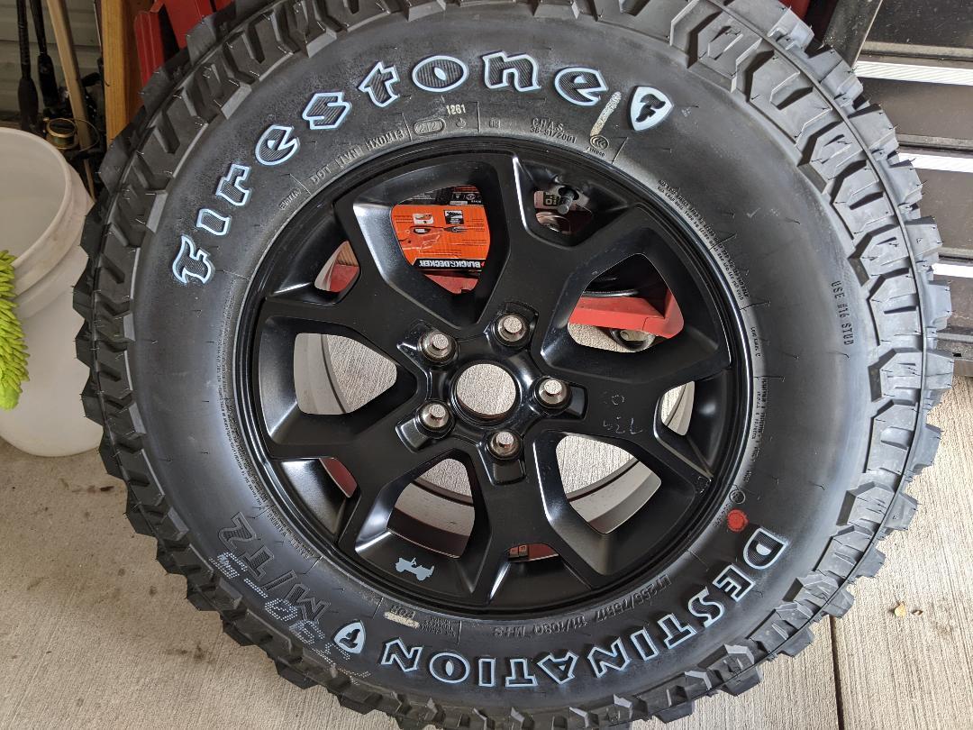 Jeep Gladiator 2022 Willys Wheels and Tires Fire2