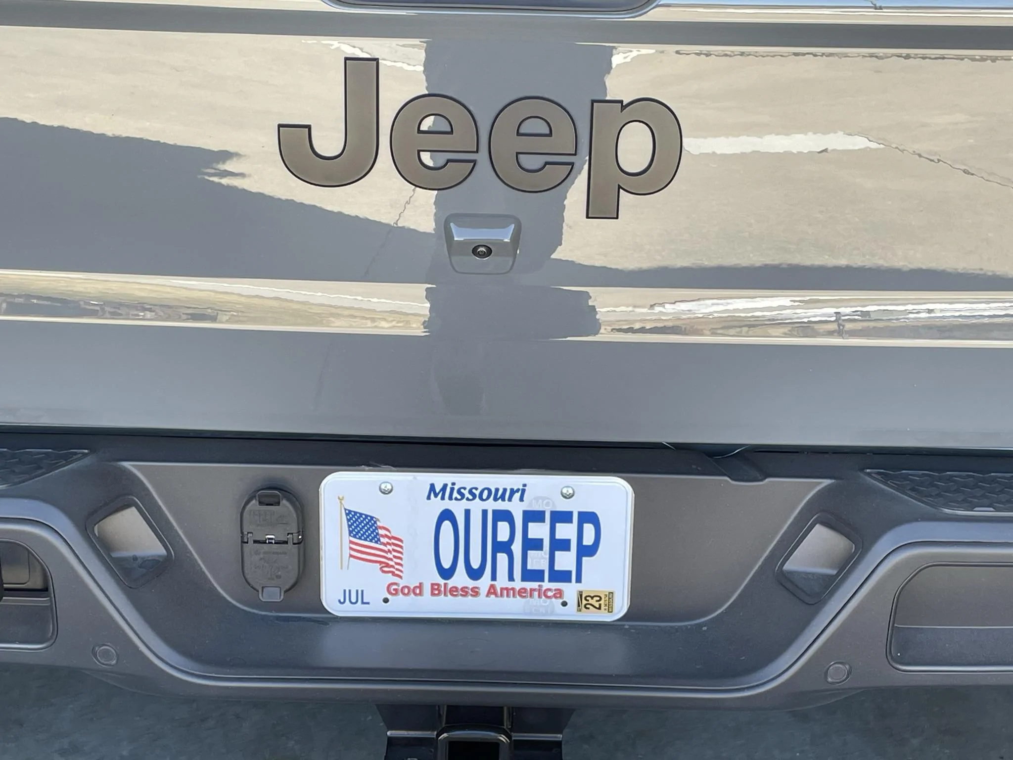 Jeep Gladiator Let's See Your Personalized Plates FC048388-3DBF-4929-BEAF-41A8C32A63B3