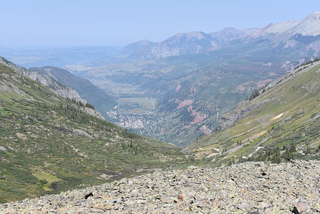 Jeep Gladiator Gladiator on a tight Black Bear Pass switchback. Drone footage. i-DMcpn93-XL