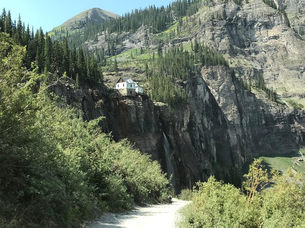 Jeep Gladiator Gladiator on a tight Black Bear Pass switchback. Drone footage. i-L3xw29X-XL