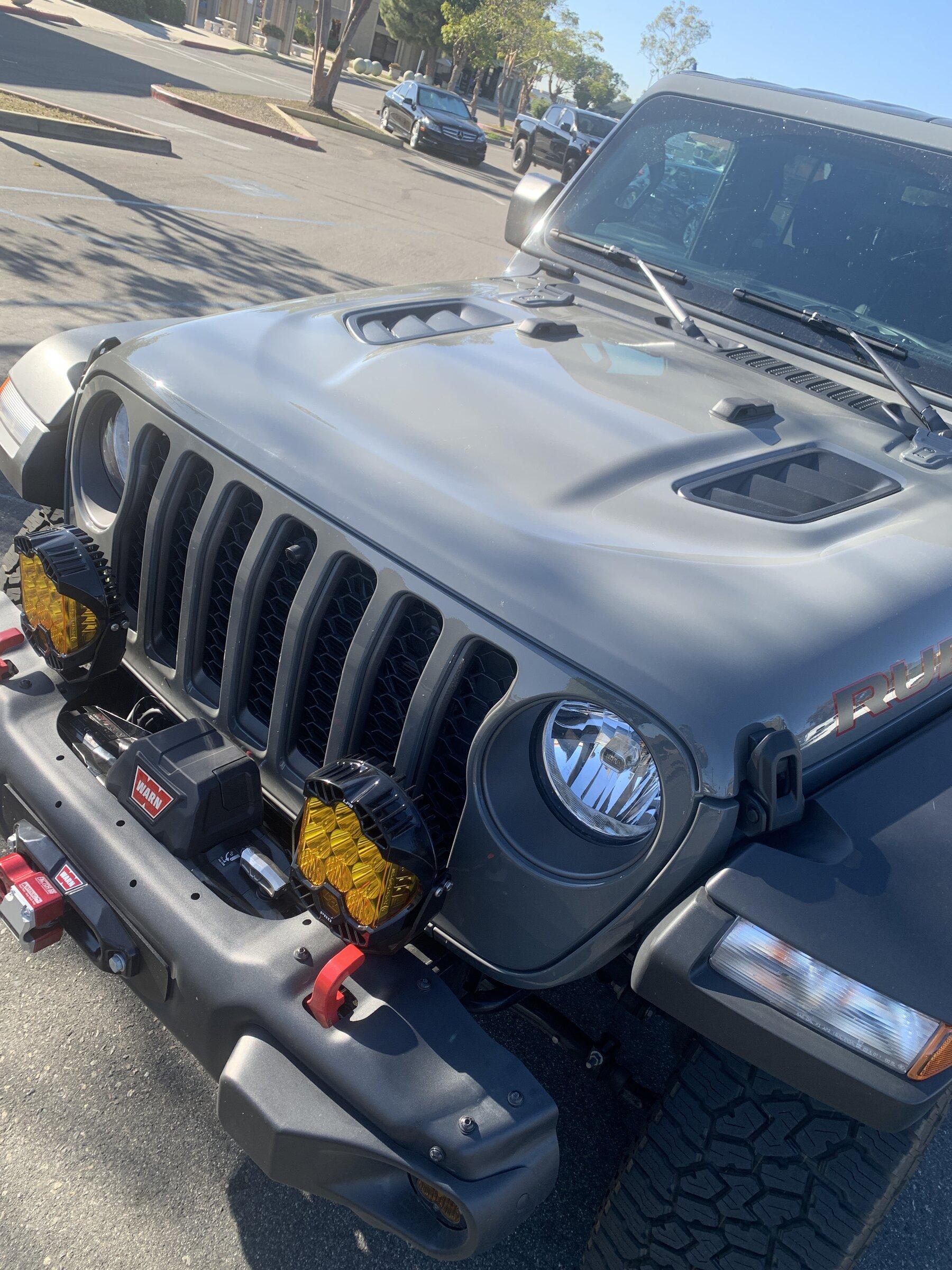 Jeep Gladiator 2021 JTRD Sting Grey Rhino 2A68F62B-6513-466B-A625-46DC5B5A5C3A