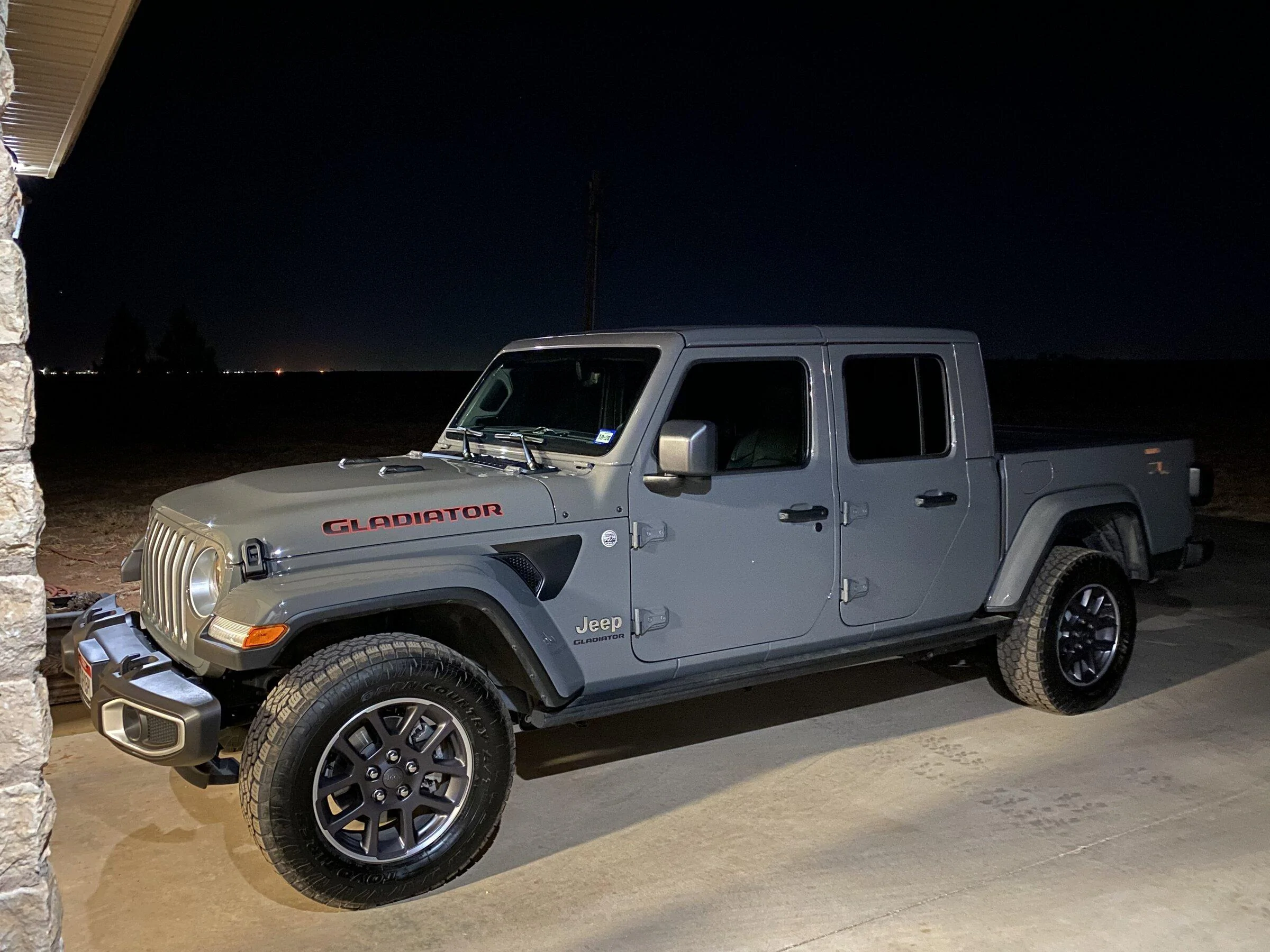 Jeep Gladiator Make overland wheels gloss black 73E4545B-4660-4C19-8300-D20AB339FE46