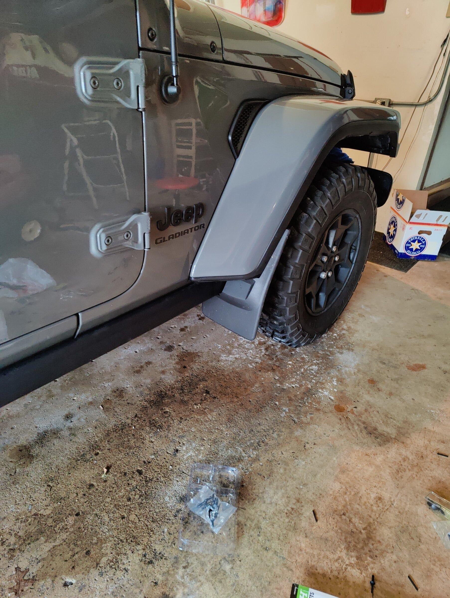 Jeep Gladiator Where to buy plastic push pins ? IMG_20220216_090114_01