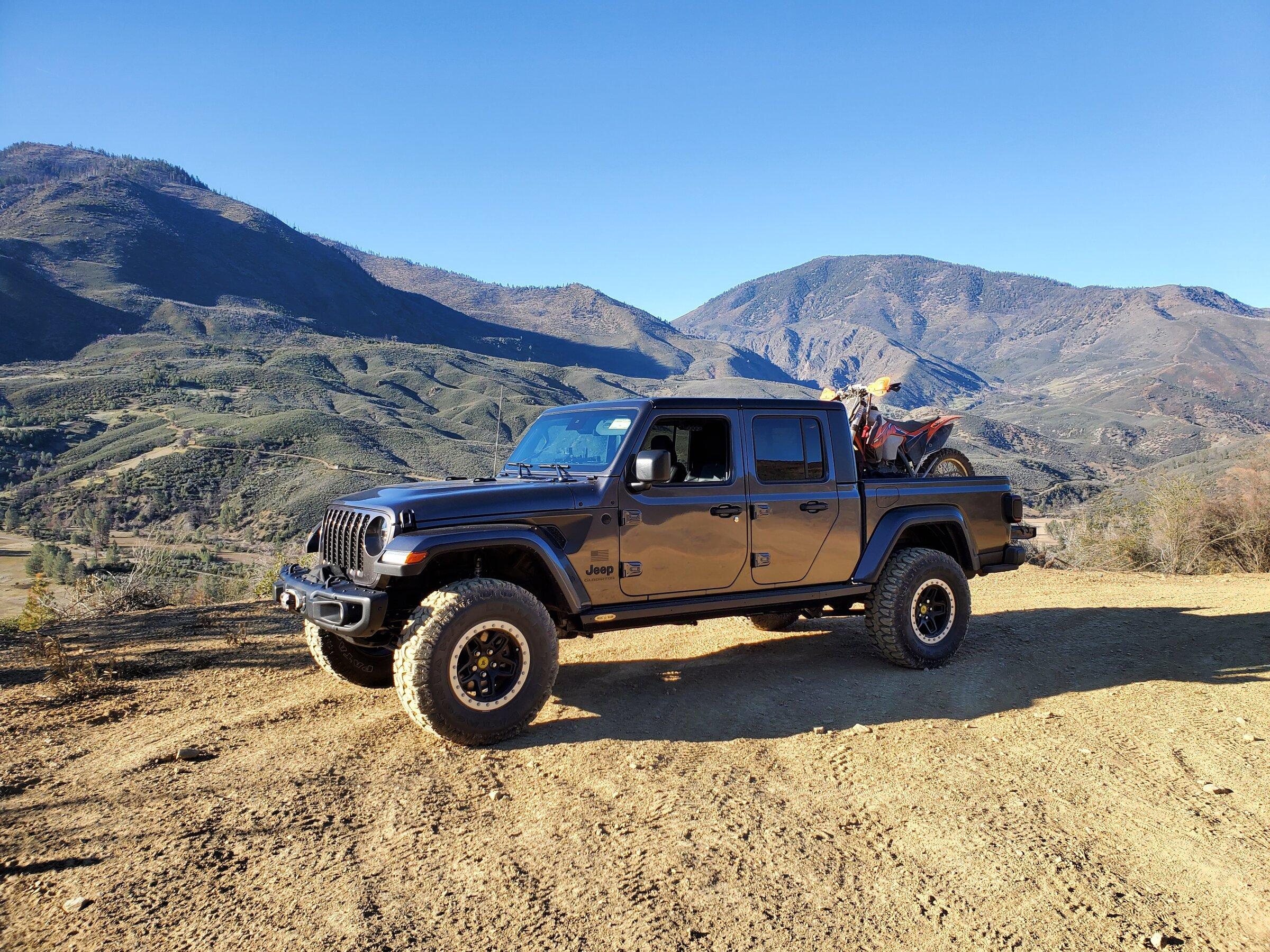 Jeep Gladiator GRANITE CRYSTAL JT Gladiator Club Gladiator1