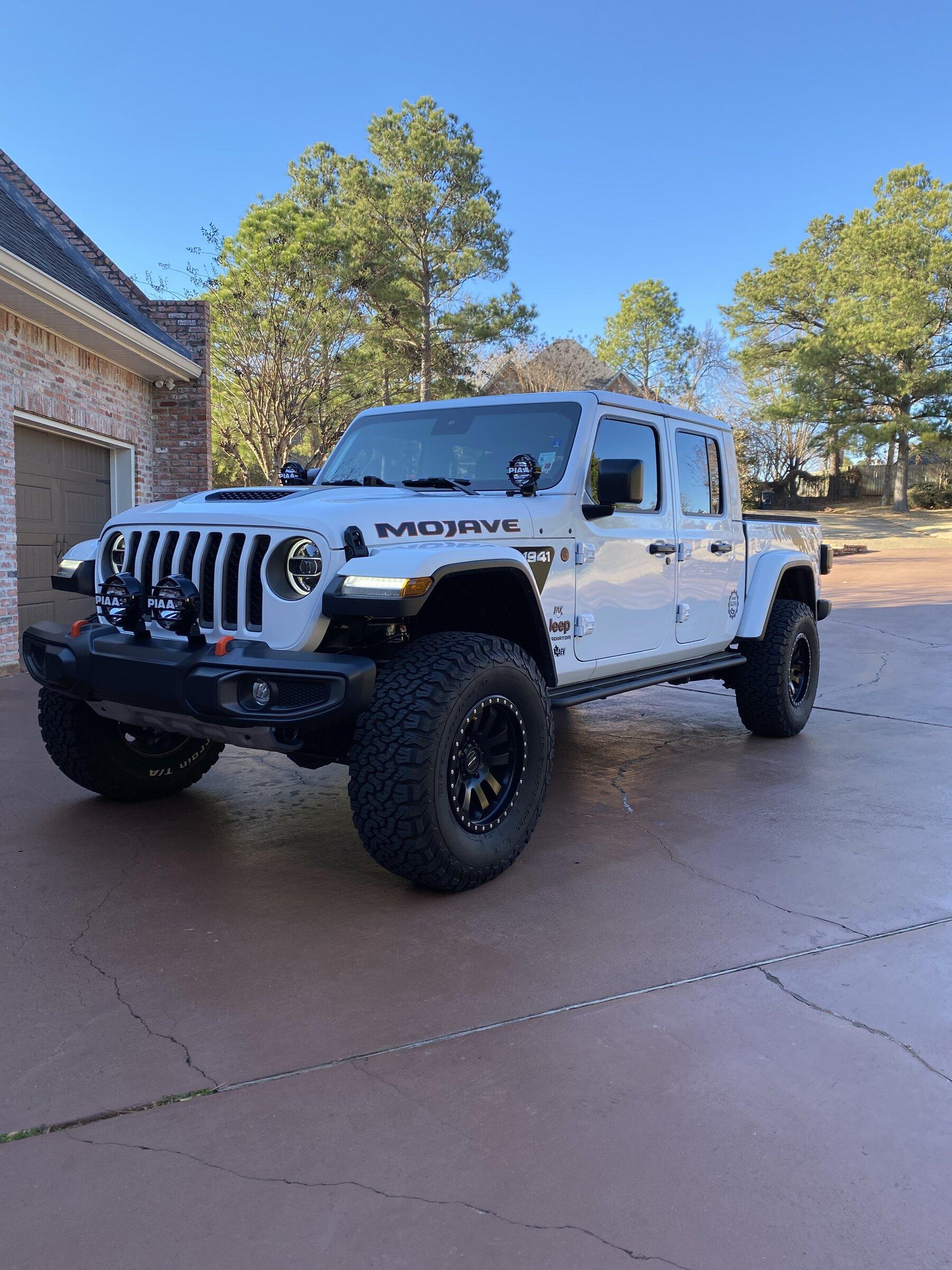 Jeep Gladiator Mojave Wheel Options 3825CFFD-D75E-4E24-9288-BB81540C319C