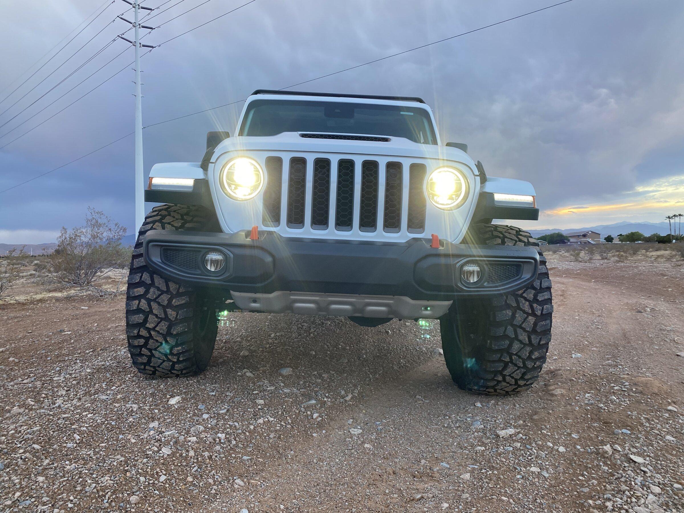 Jeep Gladiator Mojave big tires D9BAFAF3-5BA5-44A2-8531-D85D7FA2EC7E
