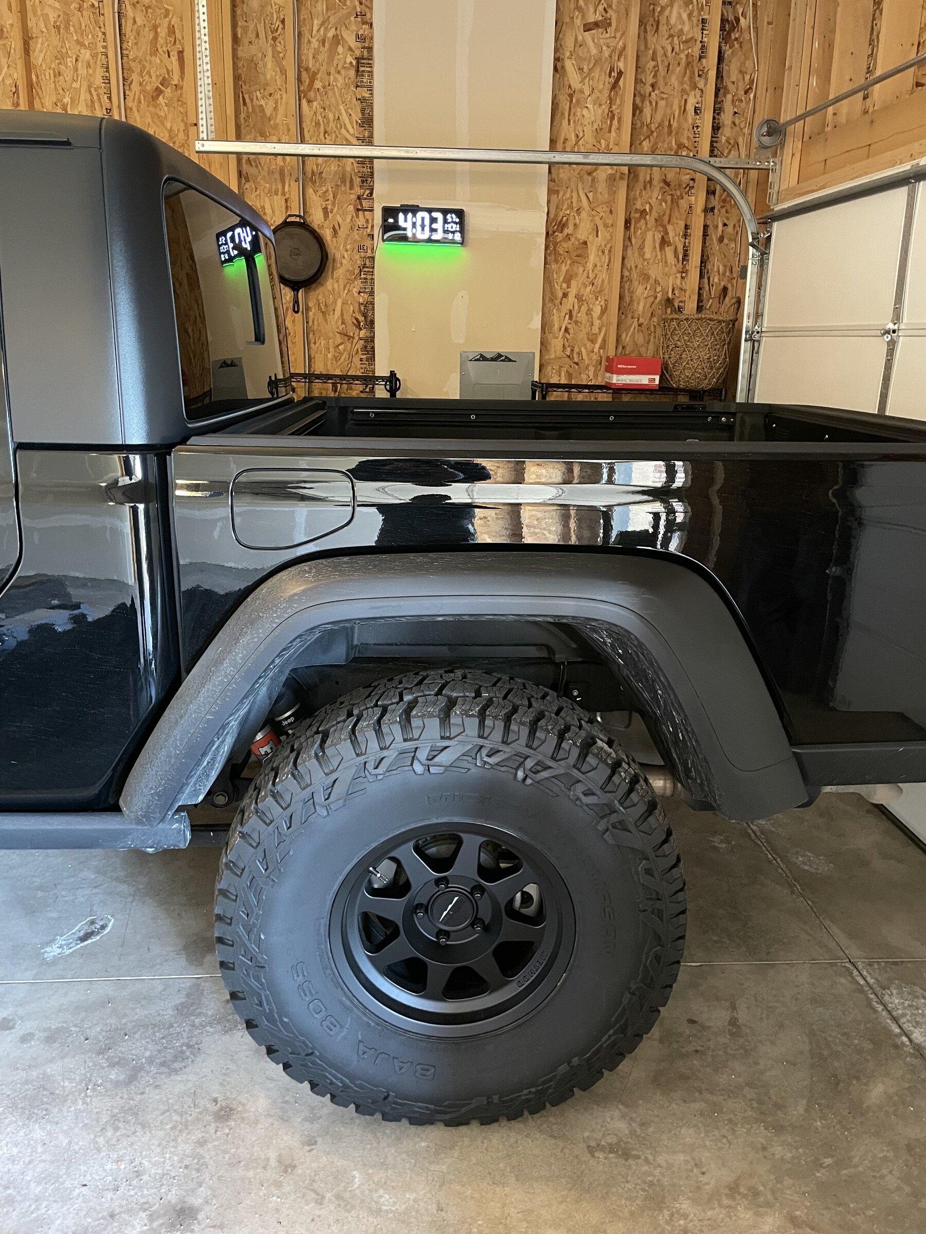 Jeep Gladiator 37" tires on my 2021 Mojave without lift kit ? BFE1B292-73A5-4828-B81D-B0B83310C143