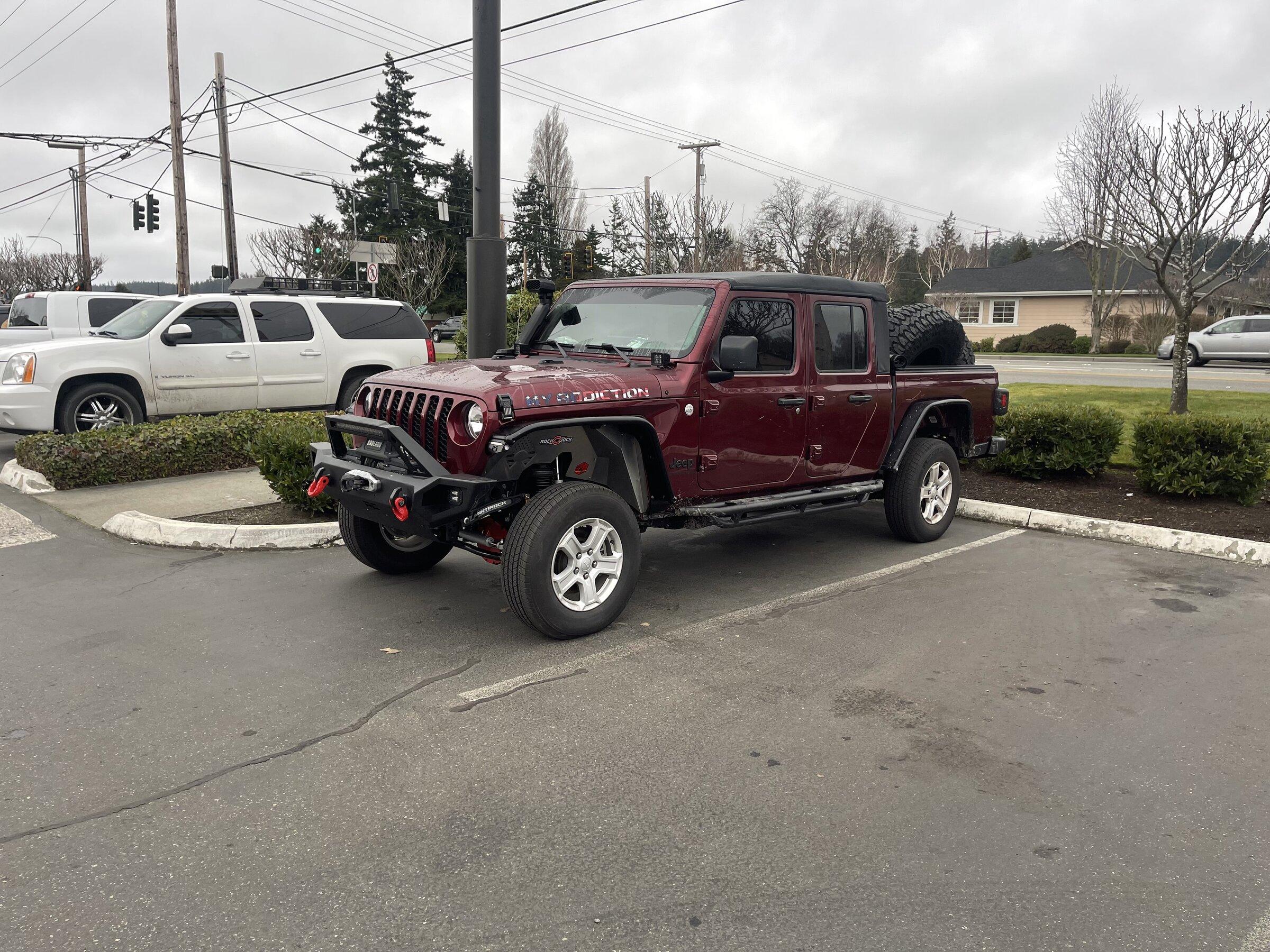 Jeep Gladiator 2 week old Sport build D7F9A8E0-E87E-4900-840A-51827BD41EC7