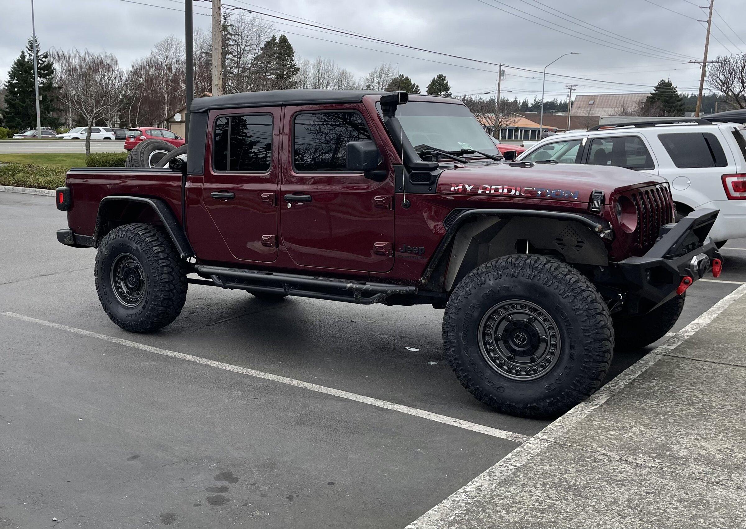 Jeep Gladiator 2 week old Sport build B77085A9-2CBA-4A61-B5BB-91E435A9F696