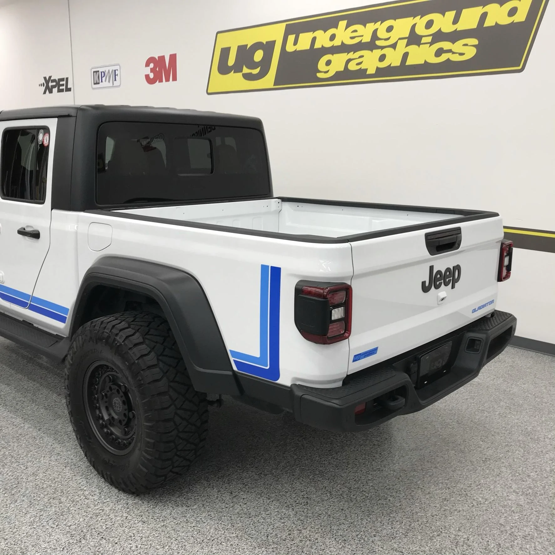 Jeep Gladiator Scrambler Retro Kit:  photos and info scrambler blue 03