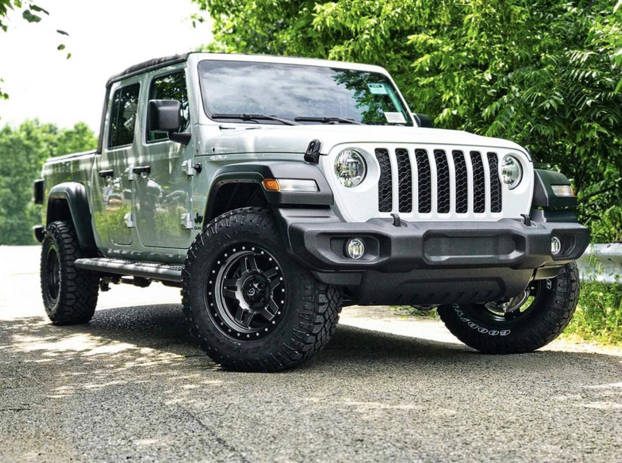 Jeep Gladiator Request: Gladiators with soft tops B16C23D7-2C6F-4767-AE0F-38A6CC7B795F