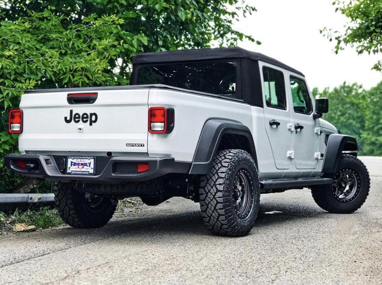 Jeep Gladiator BRIGHT WHITE Gladiator JT Club B9496089-26A5-46FA-8453-28C21AF62C3A