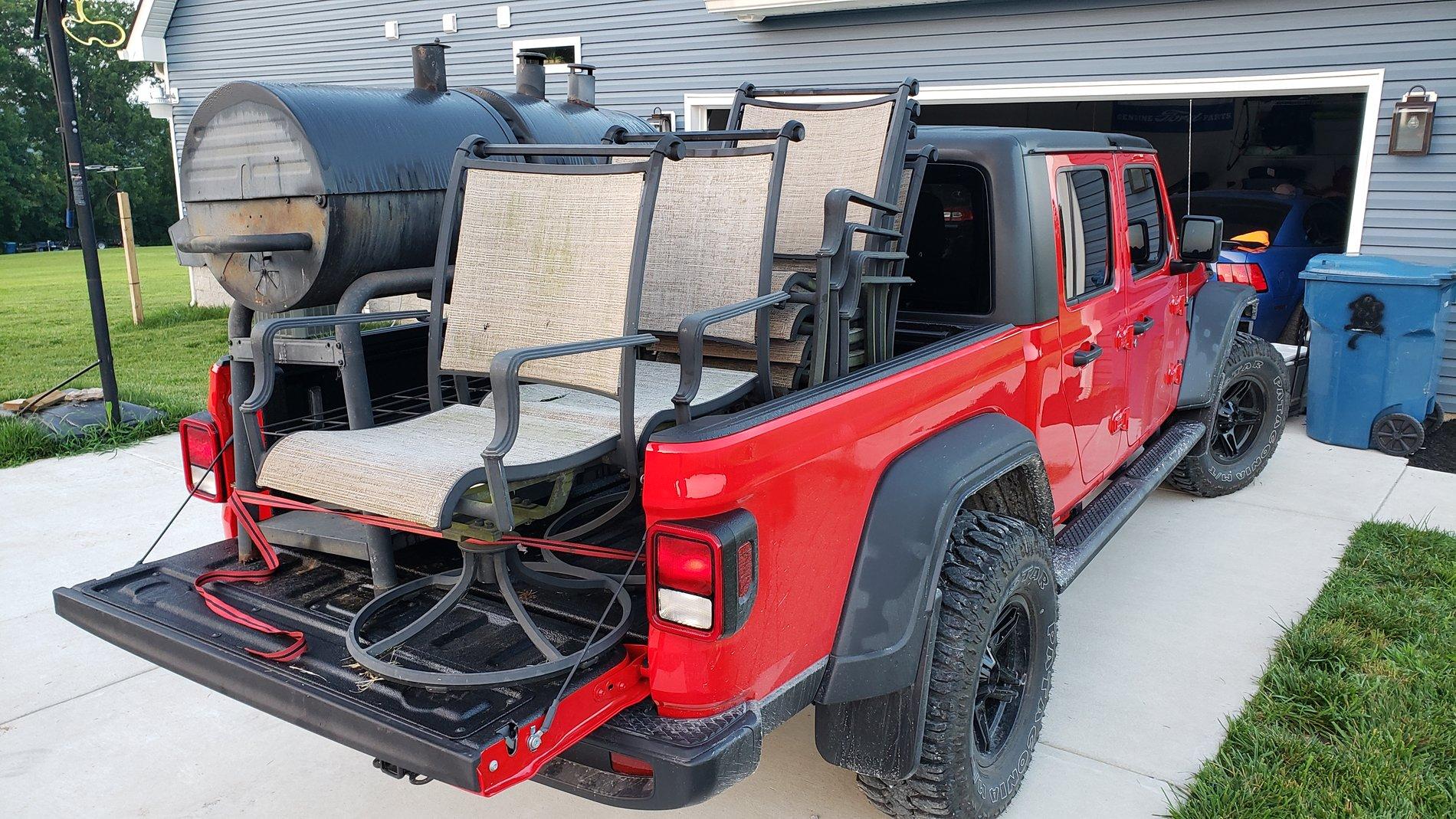 Jeep Gladiator Finally the bed hauling... 20190708_063923[1]