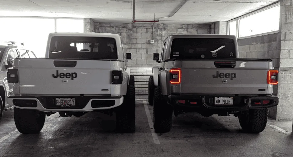 Jeep Gladiator Jeeps Parking Next To Jeeps upload_2019-7-8_18-51-31