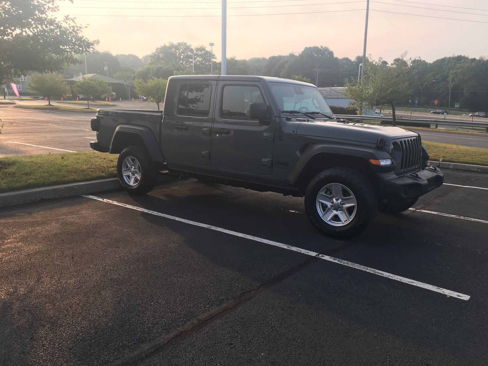 Jeep Gladiator STING GRAY Gladiator JT Club 17123ED4-C980-4A65-9DB7-09C3DDF4BEB4