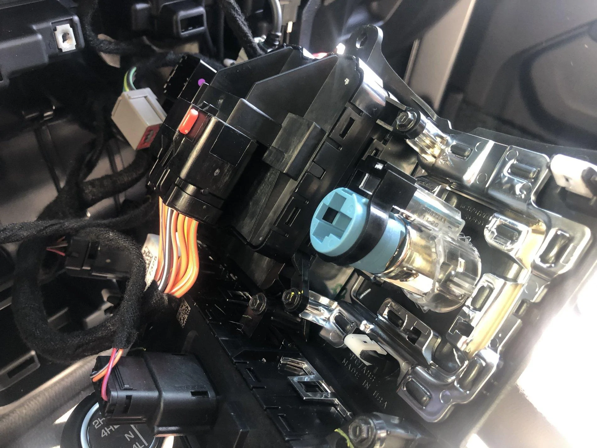 Jeep Gladiator 12v socket/lighter pEivdFKaQmyR5CTNHL9c6g