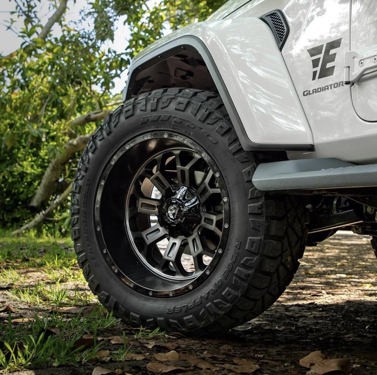 Jeep Gladiator BRIGHT WHITE Gladiator JT Club C0930588-96DF-4992-87C0-D7F6B721D889