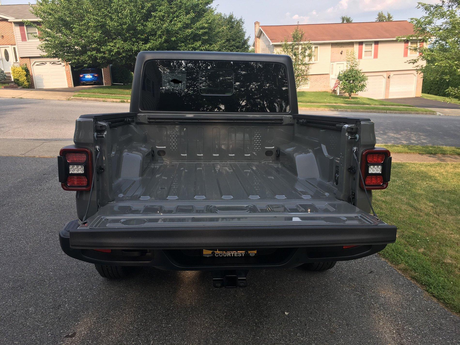 Jeep Gladiator STING GRAY Gladiator JT Club 689BB9D2-79BC-4755-BBD8-DBCB33D76B8C