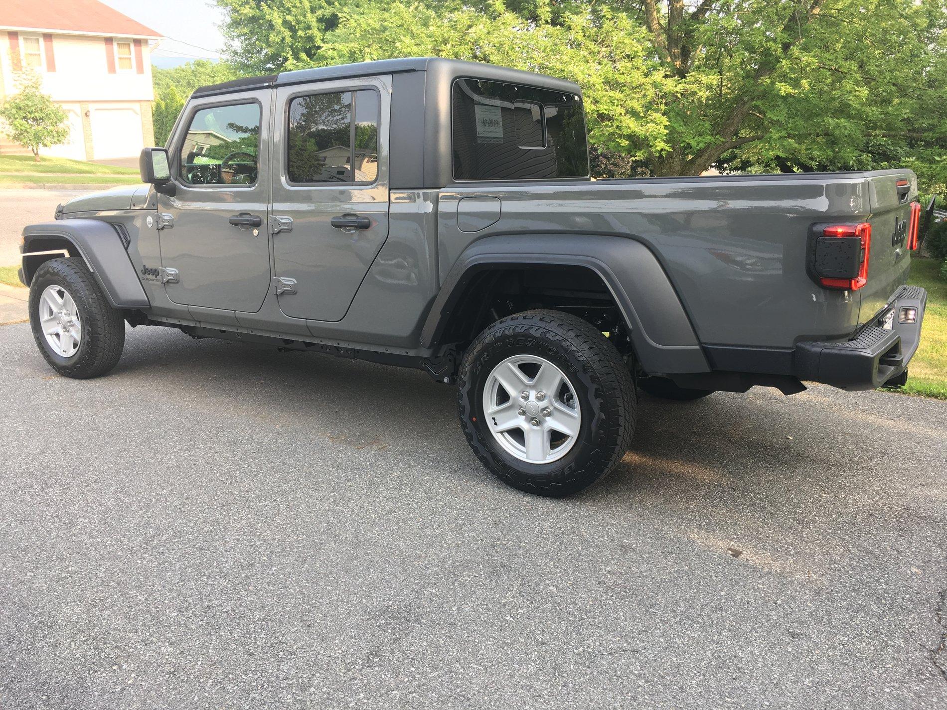Jeep Gladiator STING GRAY Gladiator JT Club 9EC9EEB5-17DF-45AE-B718-00FF3091C0ED