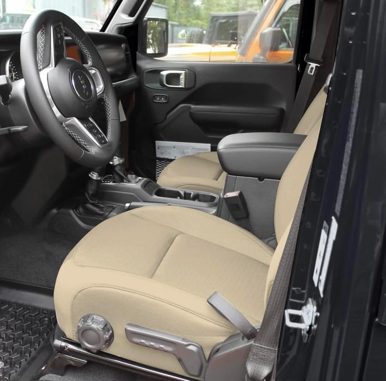 Jeep Gladiator BLACK Gladiator JT Club 836331DF-4668-40C2-884B-F874E53405AE