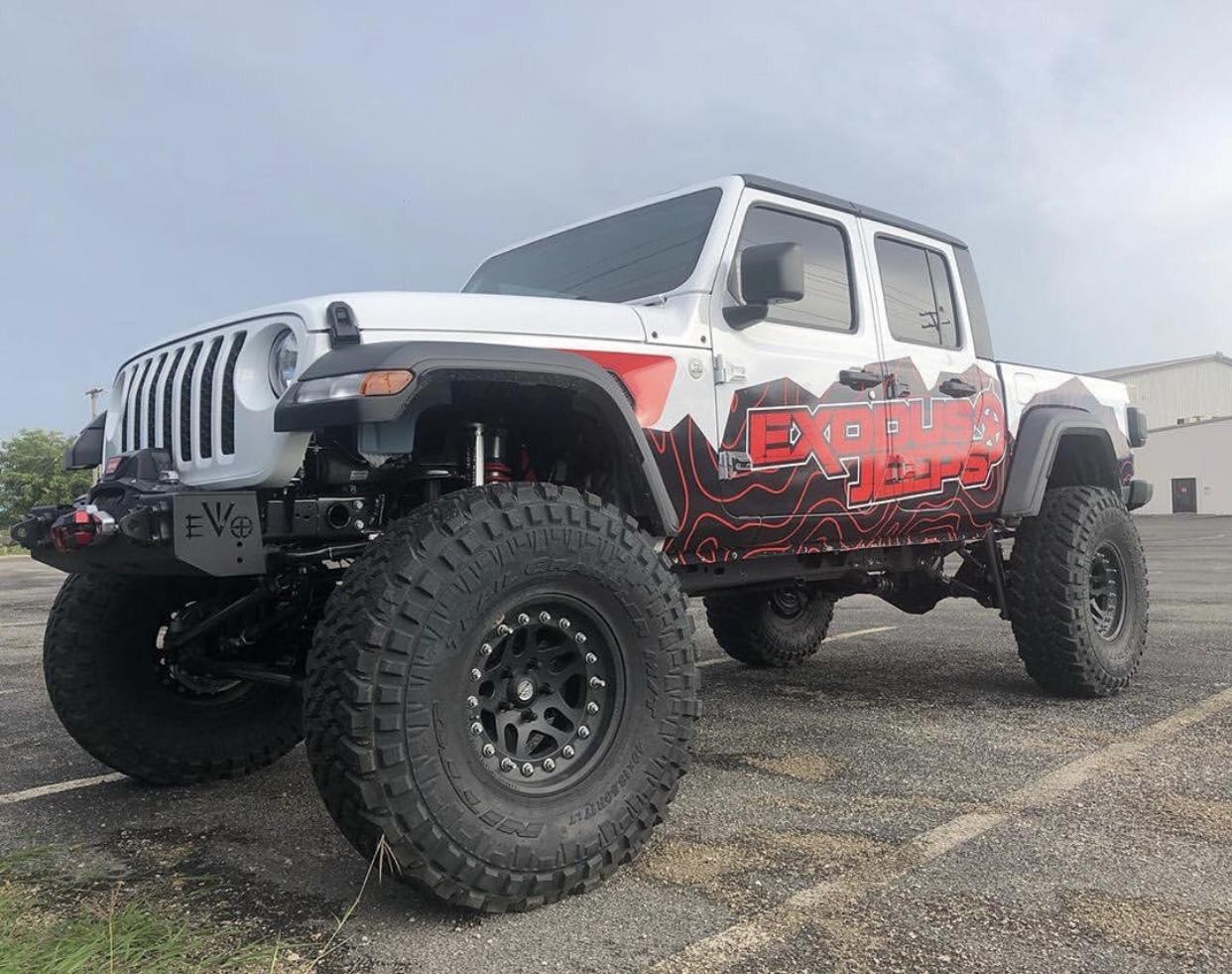 Jeep Gladiator BRIGHT WHITE Gladiator JT Club F7DC0FCE-504F-4540-9705-56ECF4DA6E70