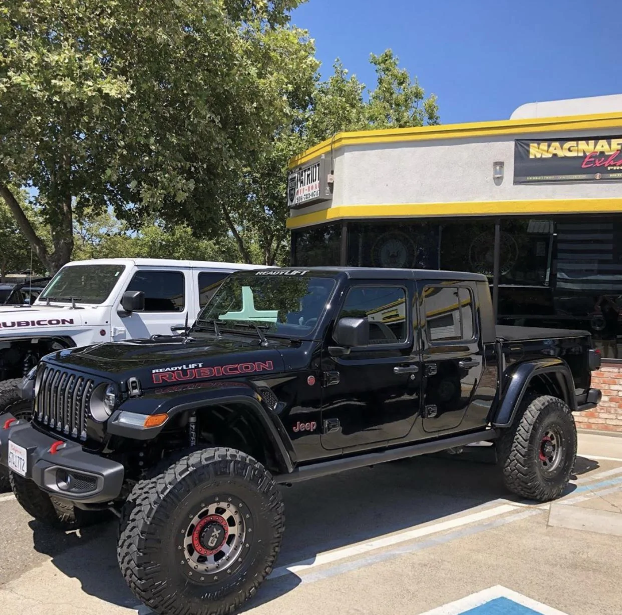 Jeep Gladiator BLACK Gladiator JT Club 5F55710D-A3D4-4066-B678-B894375C2725
