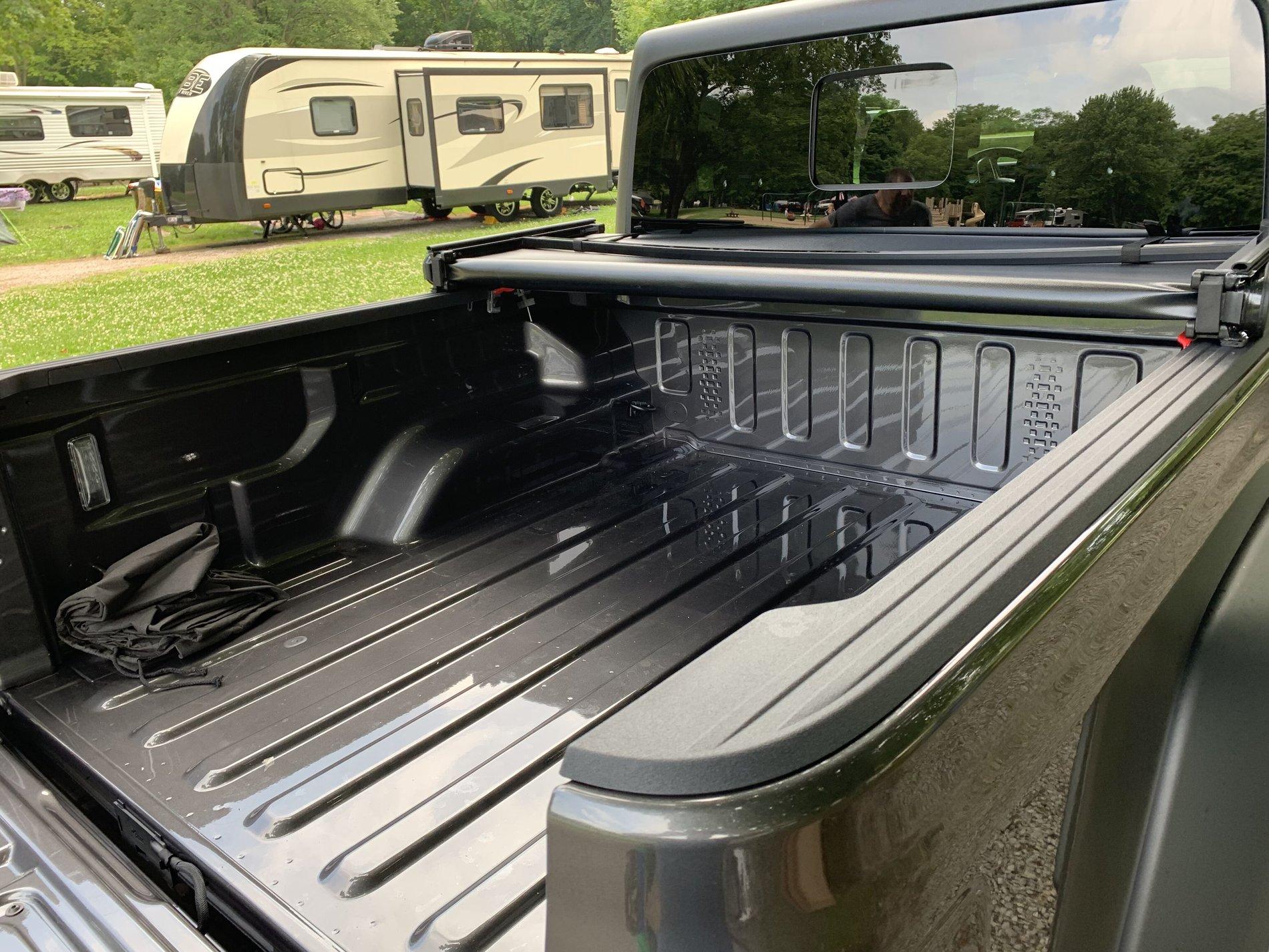 Jeep Gladiator Aftermarket Tonneau Covers? Jwrrrtz3