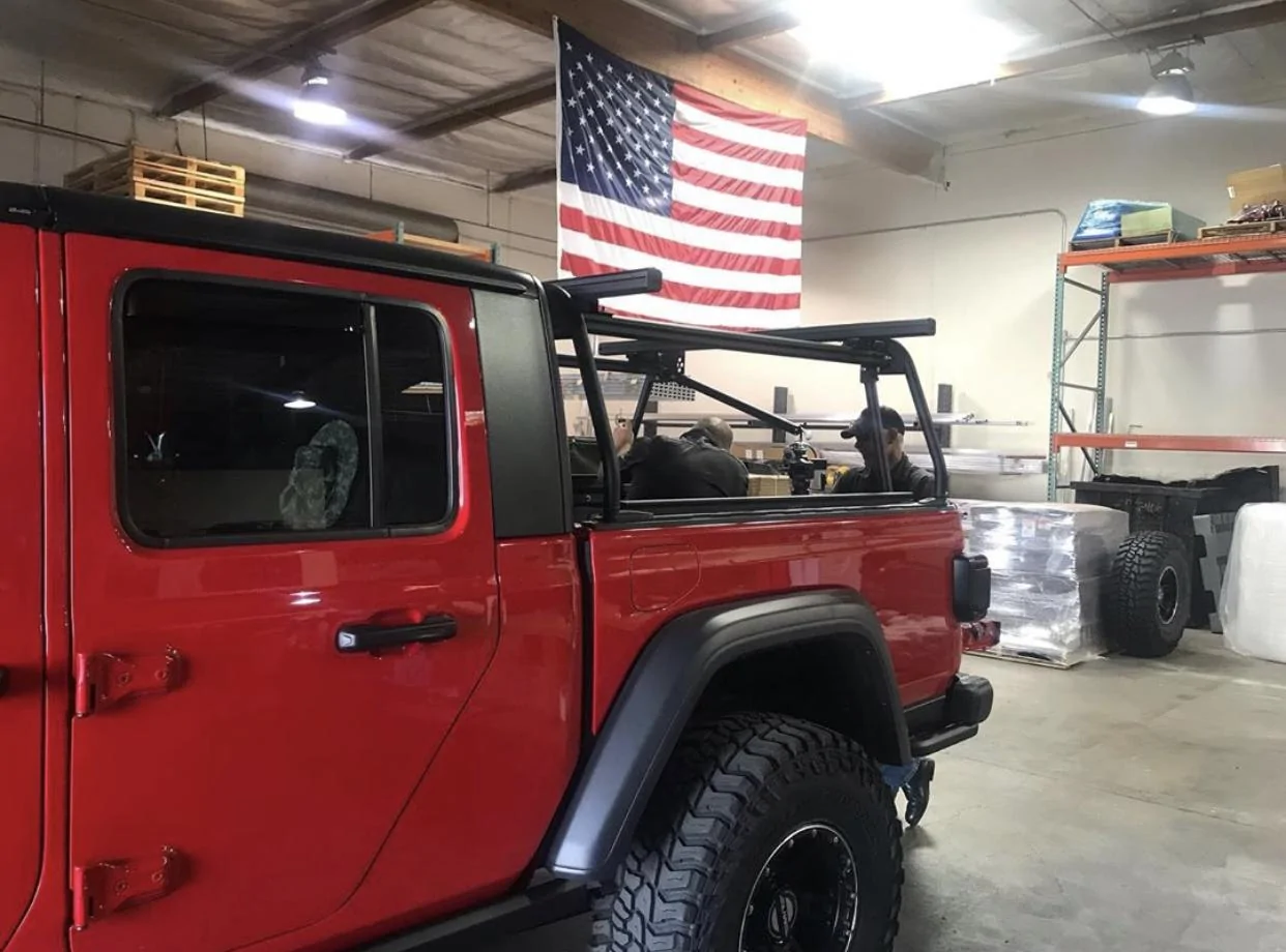 Jeep Gladiator FIRECRACKER RED Gladiator JT Club 300B7968-9D46-4DE7-9B14-F74926F3D1C2
