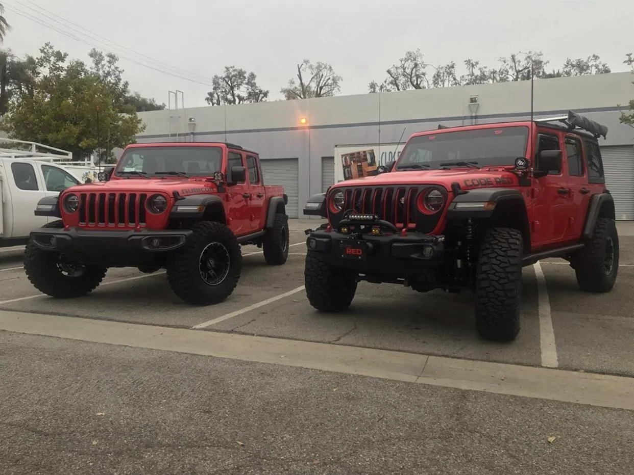 Jeep Gladiator Jeeps Parking Next To Jeeps 1E18EE37-80E8-4E3D-A7CD-CD5CB83F423F