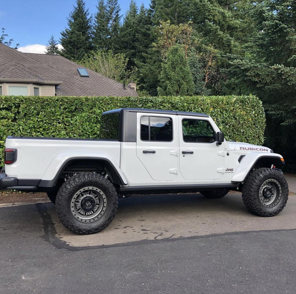 Jeep Gladiator BRIGHT WHITE Gladiator JT Club D1A7EFE9-D143-4381-8FA0-794DD49DE361
