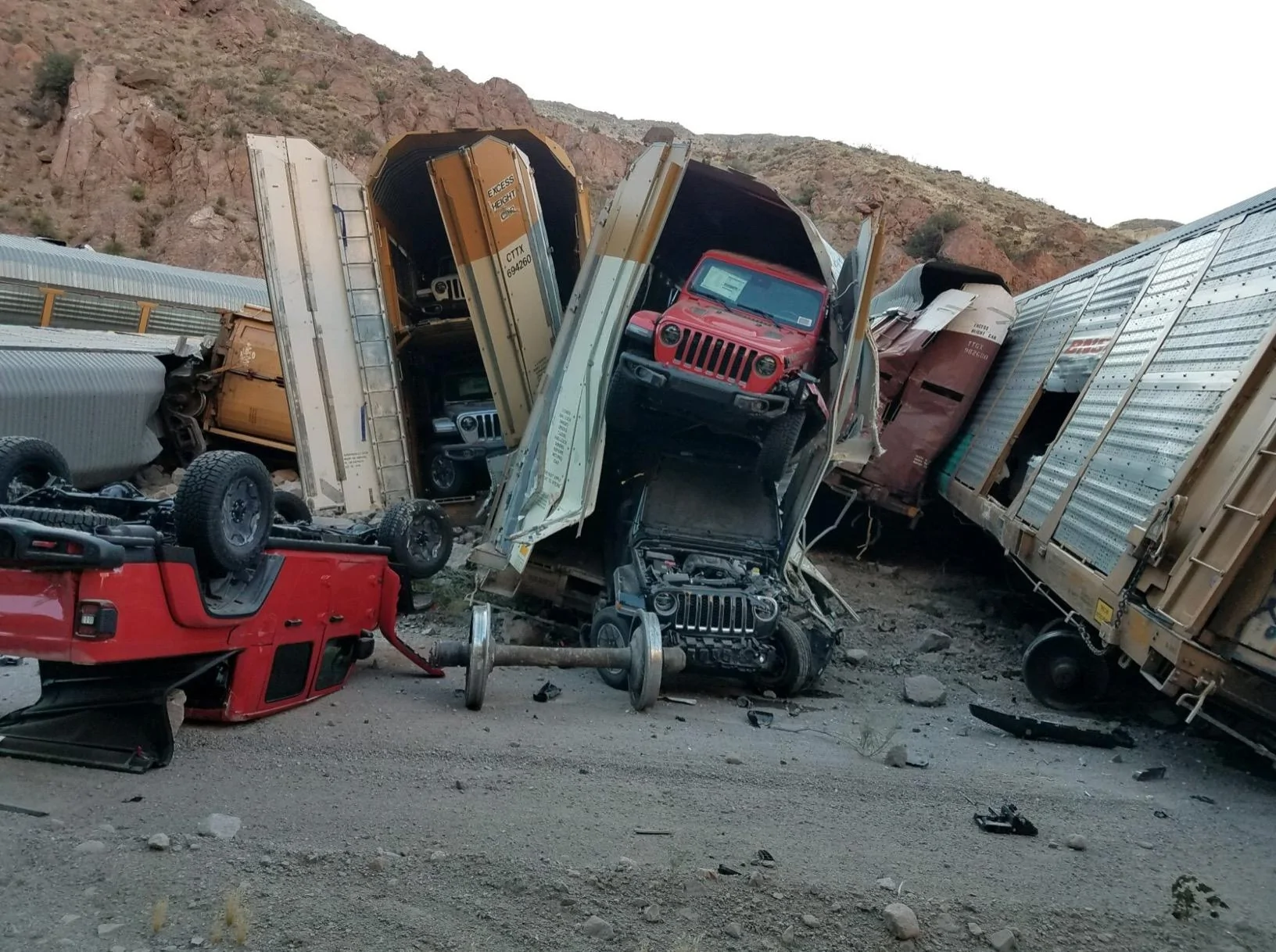 Jeep Gladiator Spectacular train wreck destroys Jeep Gladiators :( Jeep Gladiator Train Wreck Derailment1