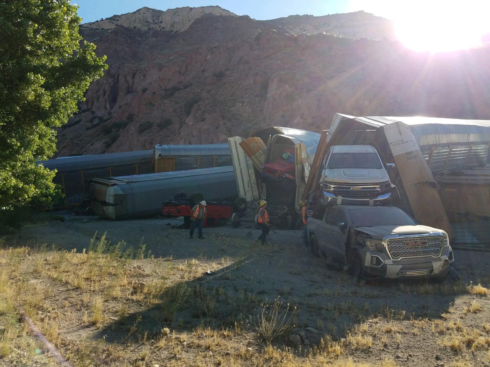 Jeep Gladiator Spectacular train wreck destroys Jeep Gladiators :( Jeep Gladiator Train Wreck Derailment4