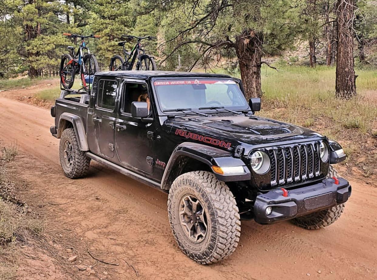 Jeep Gladiator BLACK Gladiator JT Club 48726FA5-8785-4962-9704-8F6D381A0E90