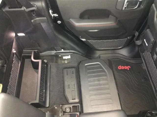 Jeep Gladiator ARB Fridge Install 68DC57BA-0FB0-4C0F-8373-AC8932FCFF3E