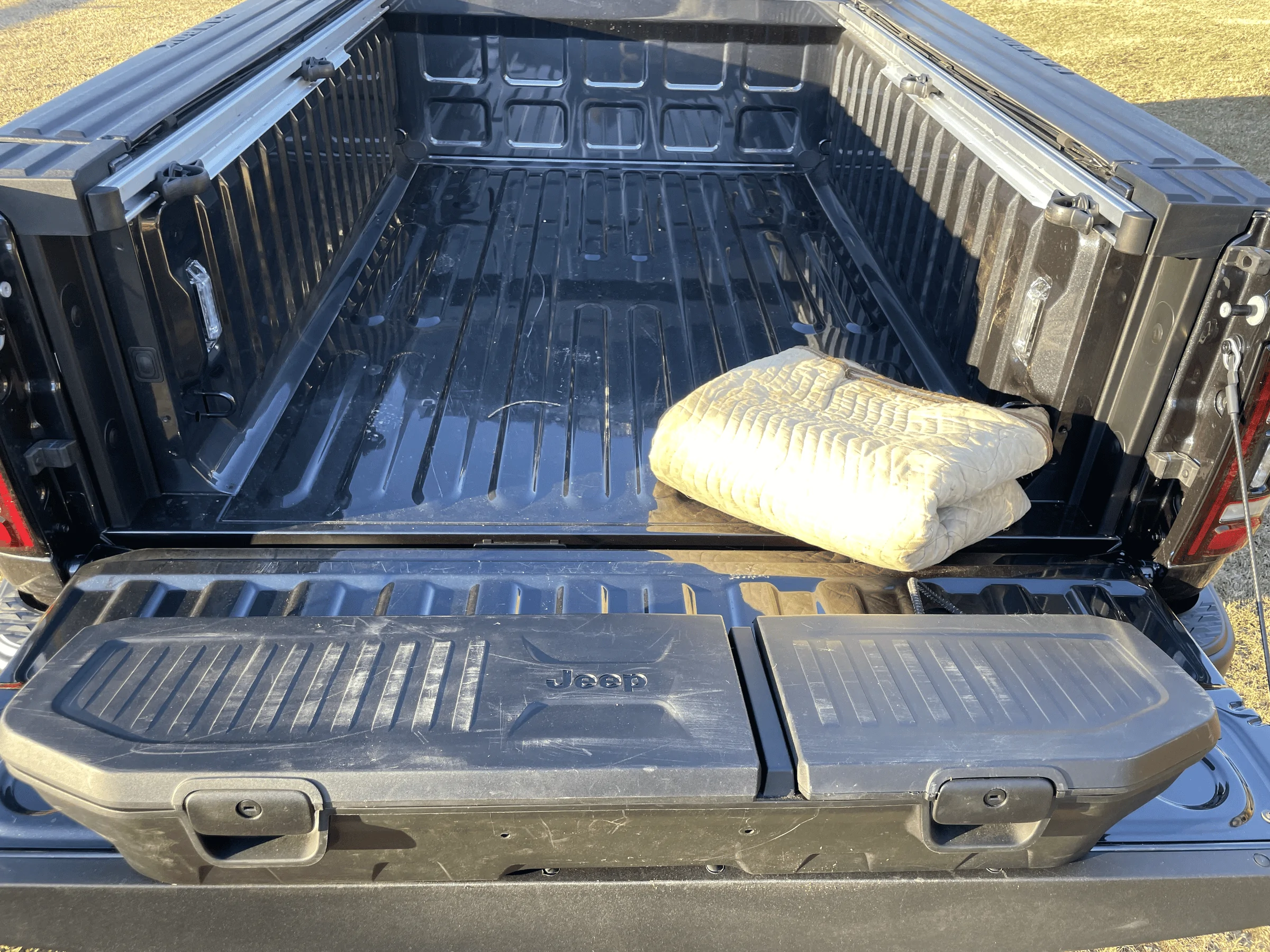 Jeep Gladiator Under Seat Storage Box tempImagea2Sodi