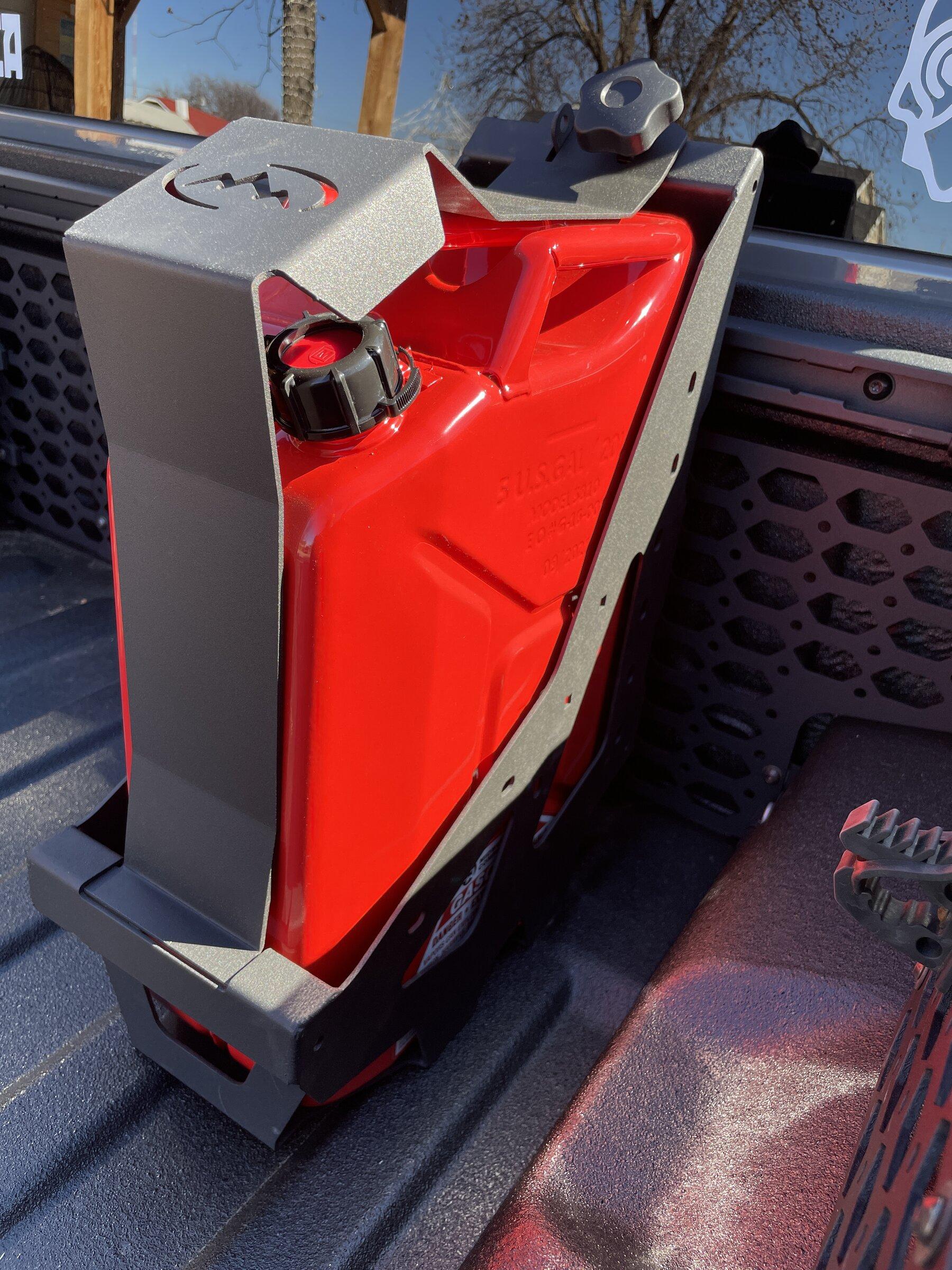 Jeep Gladiator JCR vs Expedition One - Jerry Can Mount IMG_3401.JPG