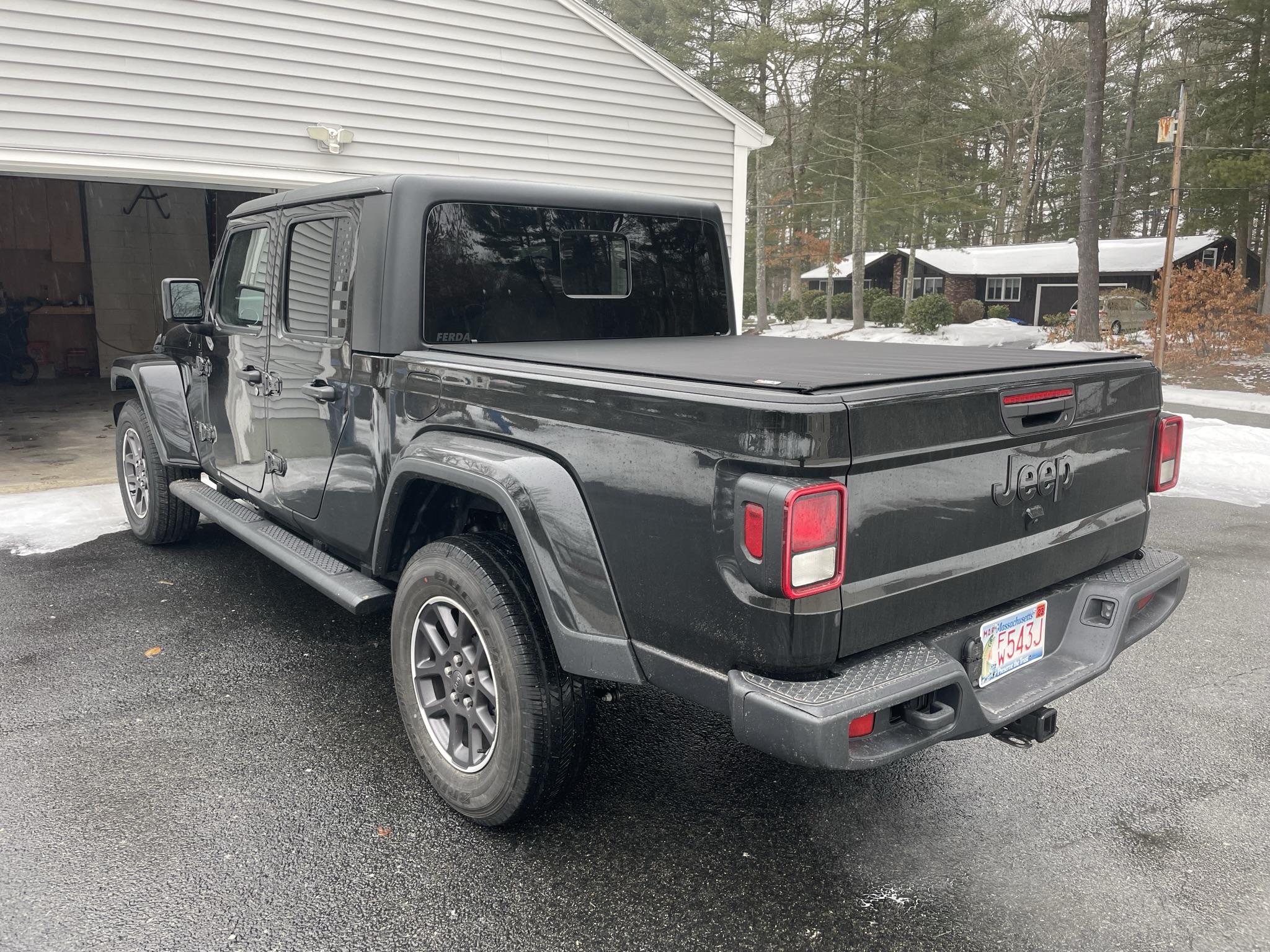 Jeep Gladiator Truxedo X15 low pro tonneau 14CCDE4E-8D3E-4142-B6B5-9B1B0FB363F8