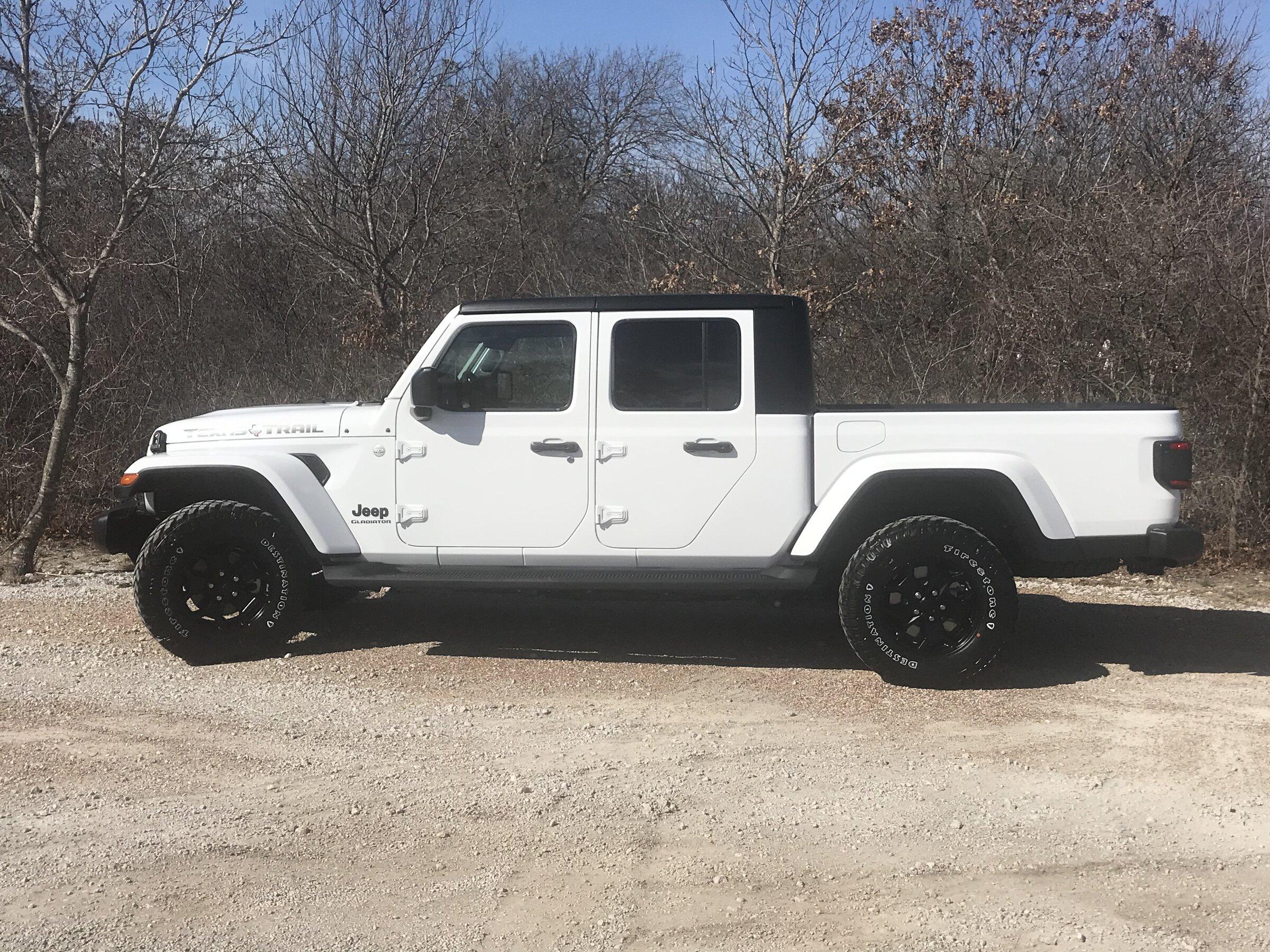 Jeep Gladiator BRIGHT WHITE Gladiator JT Club C9F1A343-604A-45CC-87FB-F46A1F8C693D