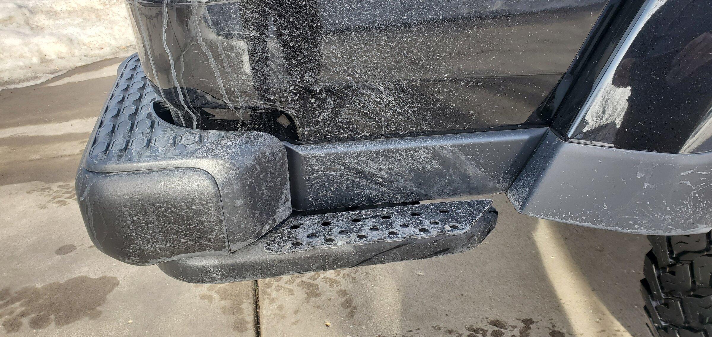Jeep Gladiator Looking for Pics of power side steps with the steps closed 20220220_145732