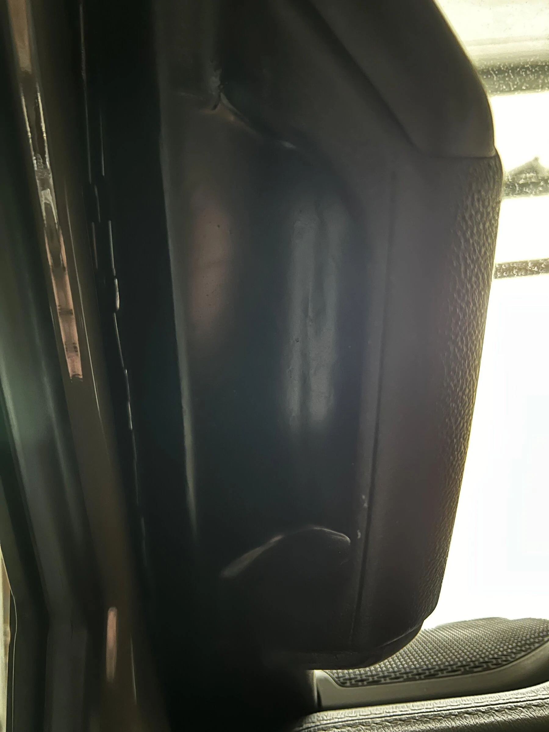 Jeep Gladiator A pillar 6 pack 1A6169C9-834F-491A-B59D-733FE781EEE3