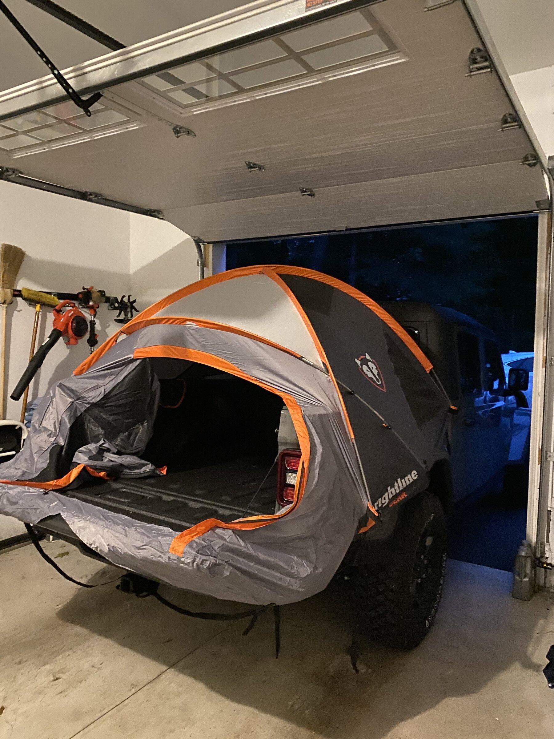 Jeep Gladiator Tent Setup 71568E5B-C068-413B-920A-FA8609496CFA