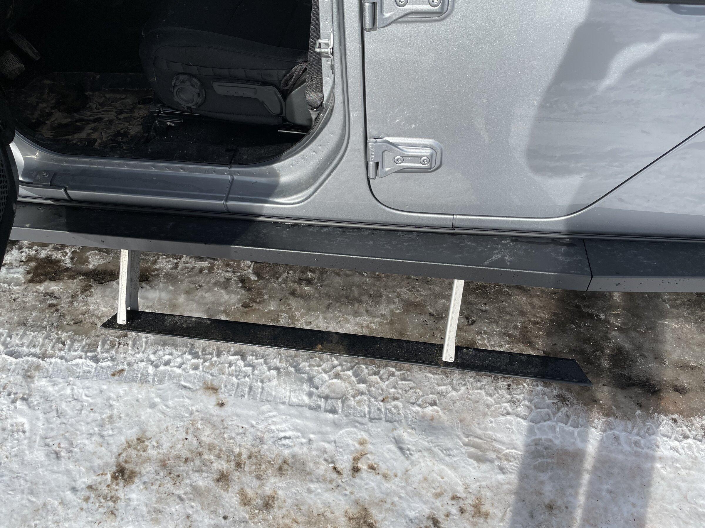 Jeep Gladiator Looking for Pics of power side steps with the steps closed D04BEC6F-1E57-470D-BA1D-A6B690BB2811