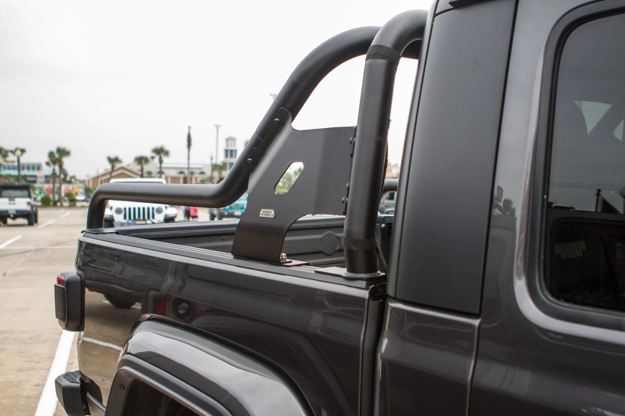 Jeep Gladiator Lights on Chase Bar? Gladiator sports bar (2 of 2)