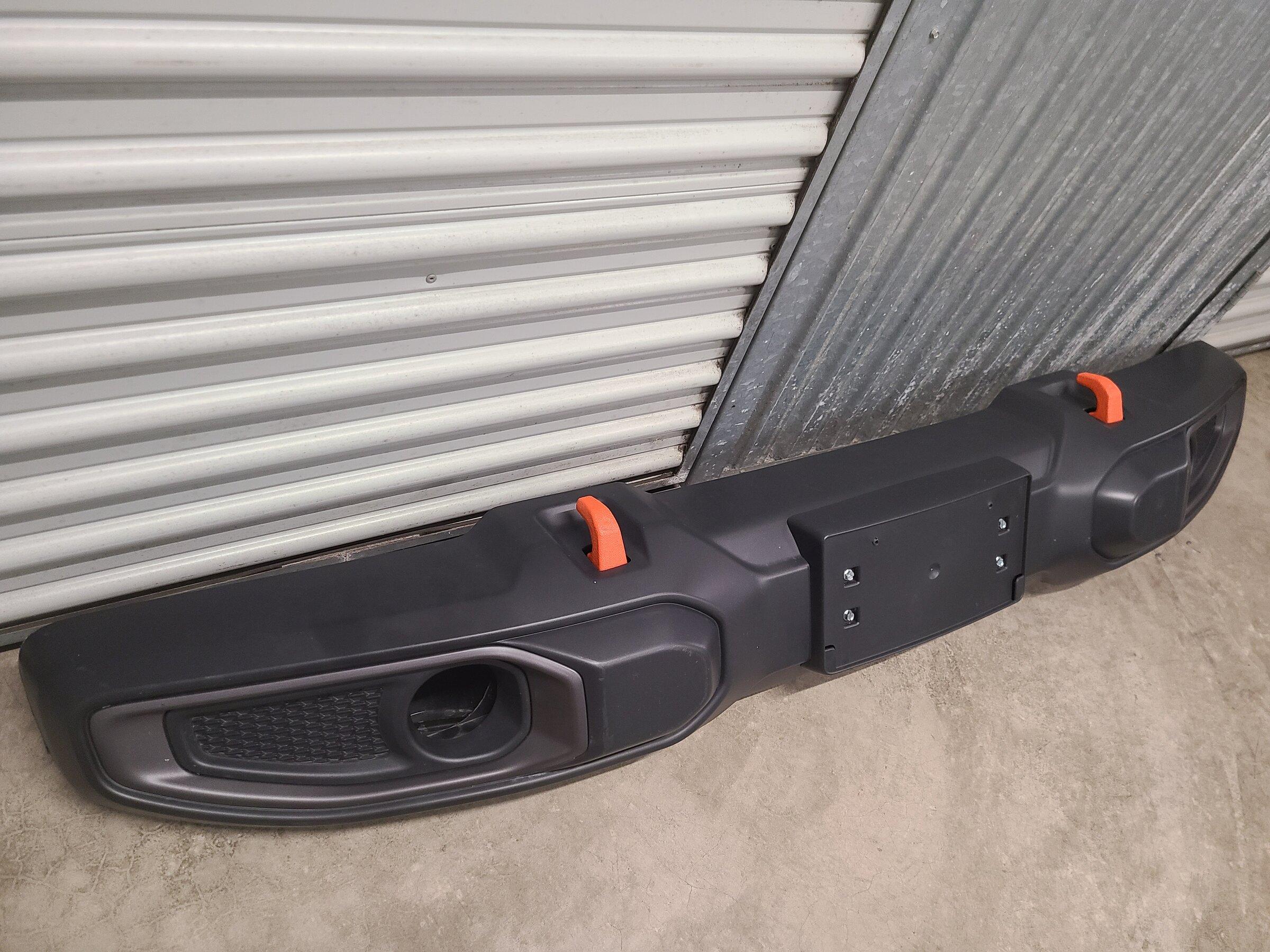 Jeep Gladiator Mojave front bumper with orange hooks 20220221_120757