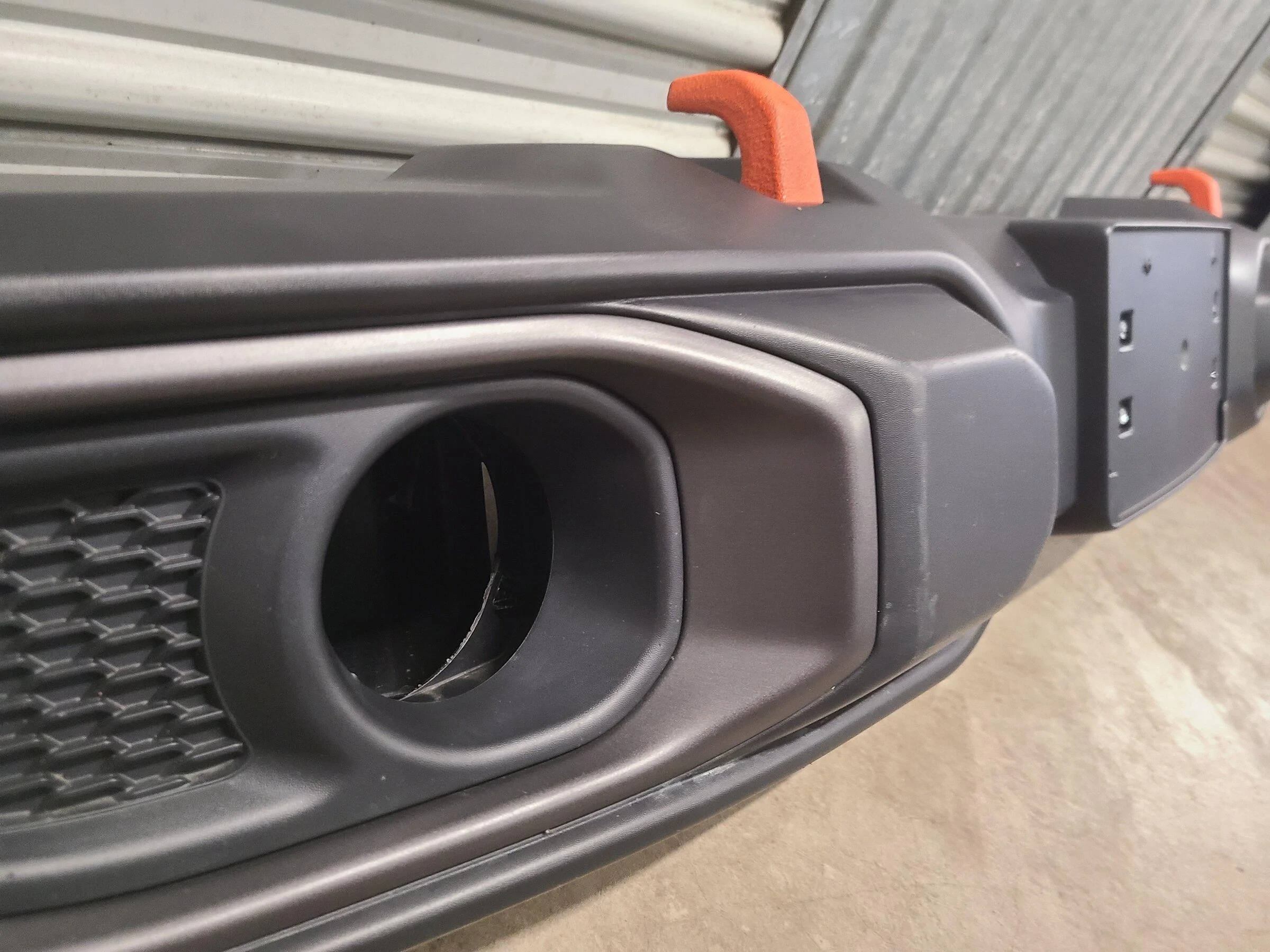 Jeep Gladiator Mojave front bumper with orange hooks 20220221_120806