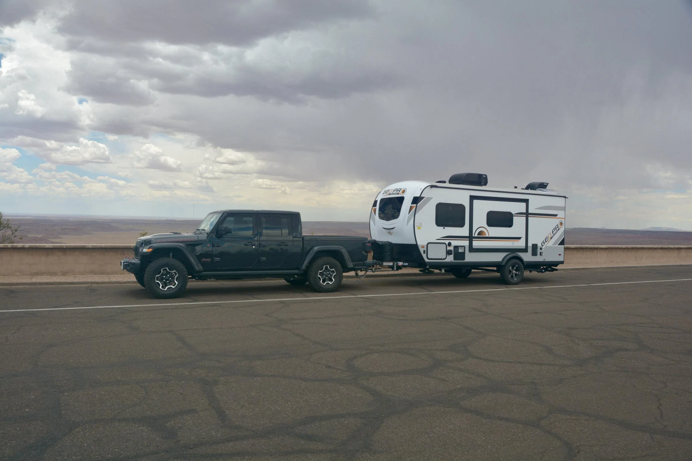 Jeep Gladiator Gladiators and Camper Pictures F97AD072-6EAC-4CFB-8158-2B9CF028A77F