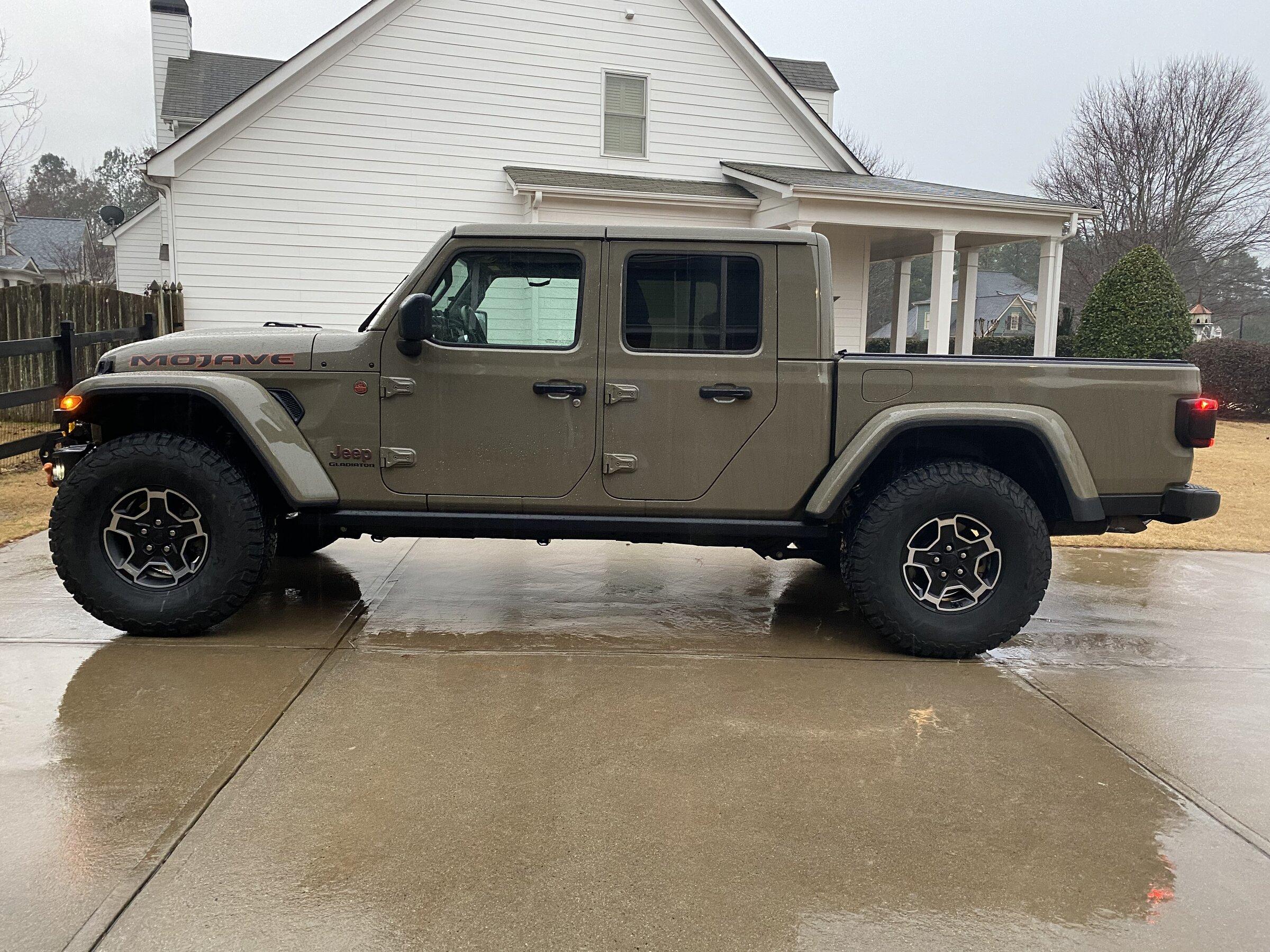 Jeep Gladiator Anyone running 37’s on stock Mojave wheels, no spacers? 0F25C7D1-02F6-4BCC-ADB7-4A2C045E41AD