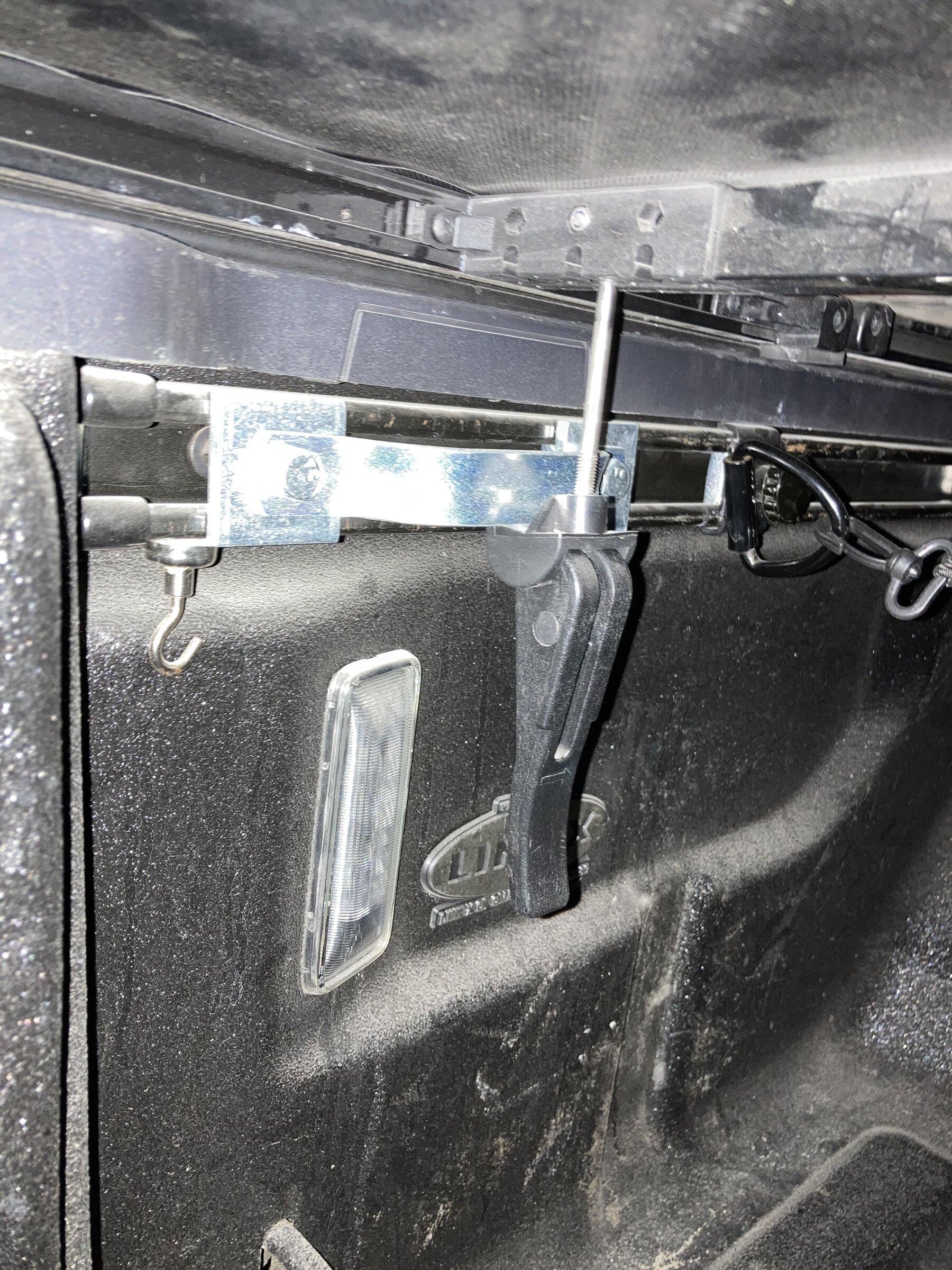 Jeep Gladiator Cheap Ebay Tonneau cover and Cargo Management system 62B12126-A6A7-4472-A487-B9E55E4504C6