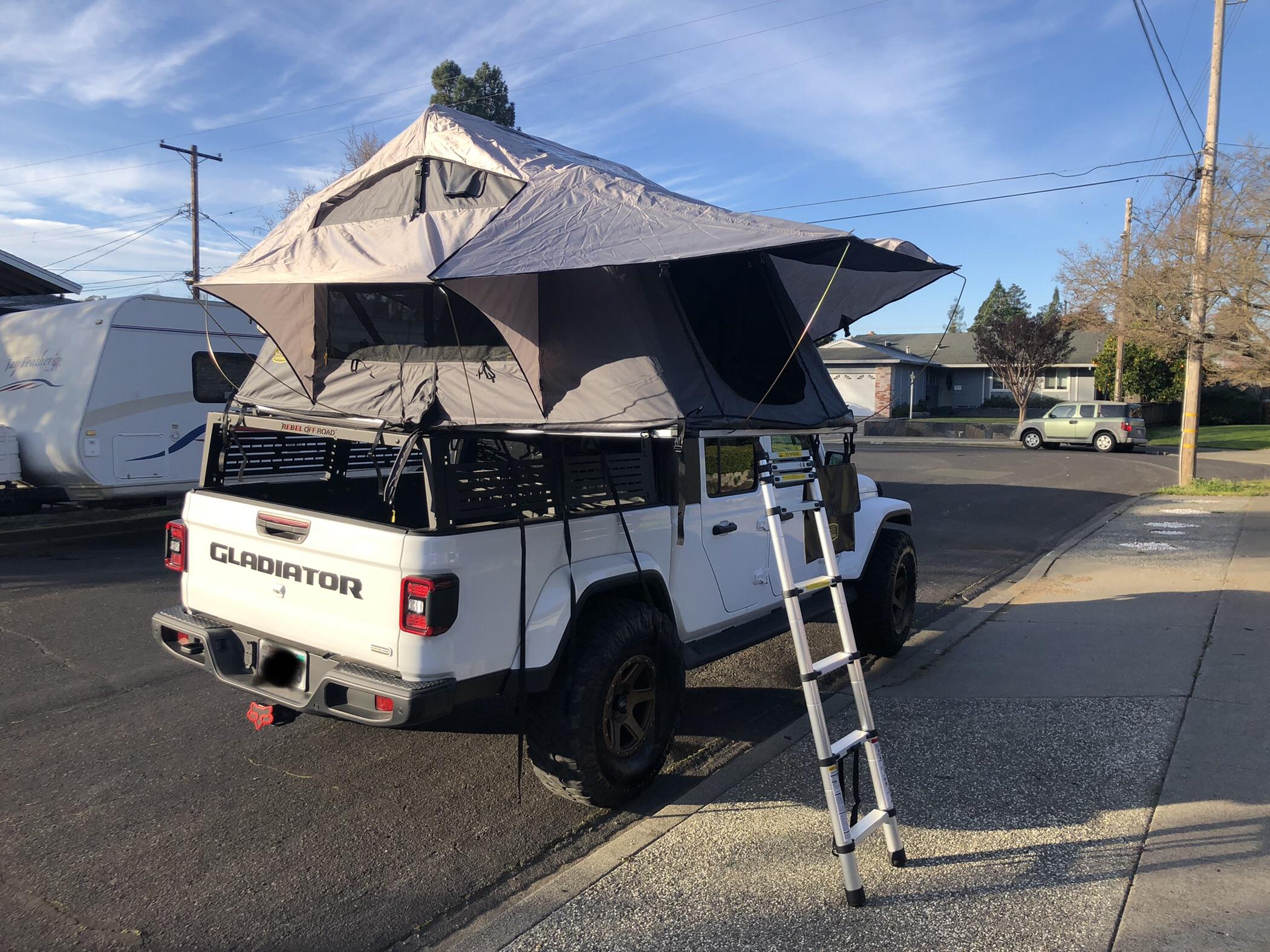 Jeep Gladiator Smittybilt Gen 2 rooftop tent 29B70832-CD83-48B2-A55B-6D6B5BB9E1D5