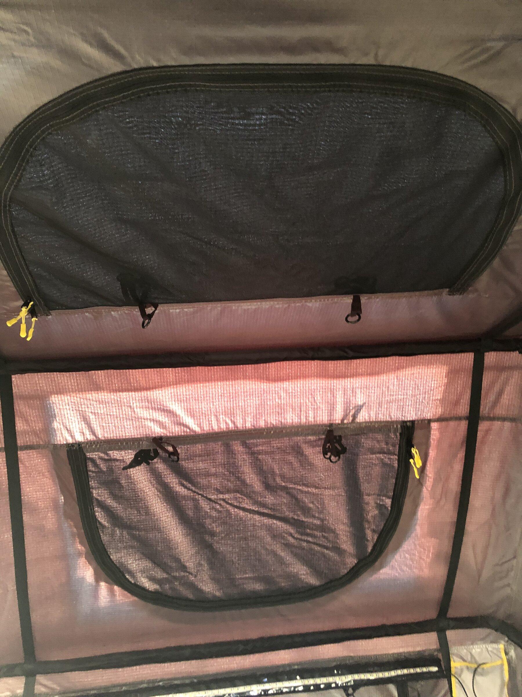 Jeep Gladiator Smittybilt Gen 2 rooftop tent 13AD918D-385C-40B8-BC8C-8DB1CAC45EA3